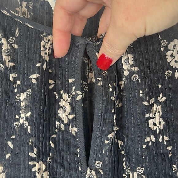 Old Navy Sheer Layering Blouse Size Small - Picture 4 of 6